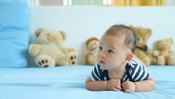 Aktivitas Bermain untuk Bayi Usia 1 - 12 Bulan - Tummy Time