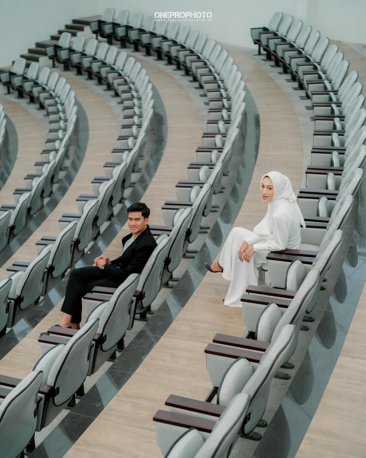 Prewedding ala Korea Hijab di Dalam Gedung