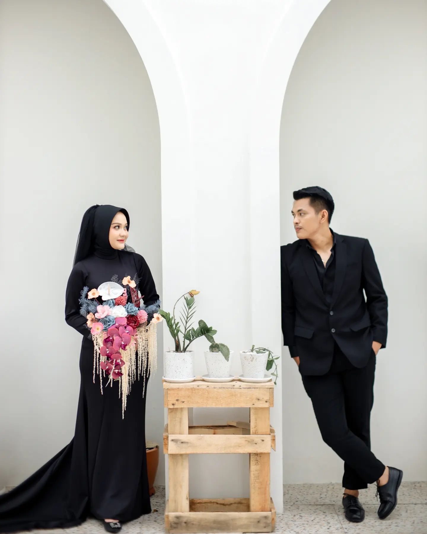 Prewedding Gaun Hitam Glamour