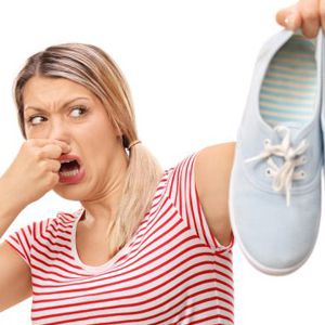 5 Tips Ampuh Menghilangkan Bau Sepatu Yang Tak Sedap