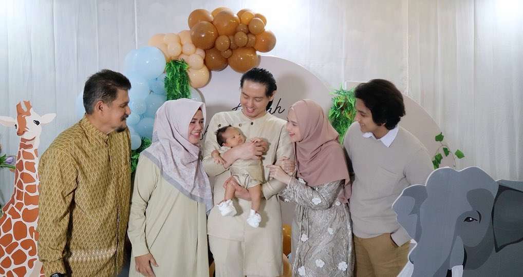 Pakai Nuansa Safari, Ini 6 Potret Aqiqah Anak Cut Meyriska dan Roger Danuarta