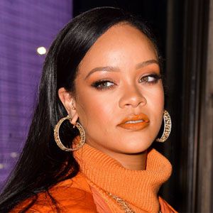 Pakai Lagu Berisi Hadis di Fashion Show Lingerie, Rihanna Dihujat Netizen