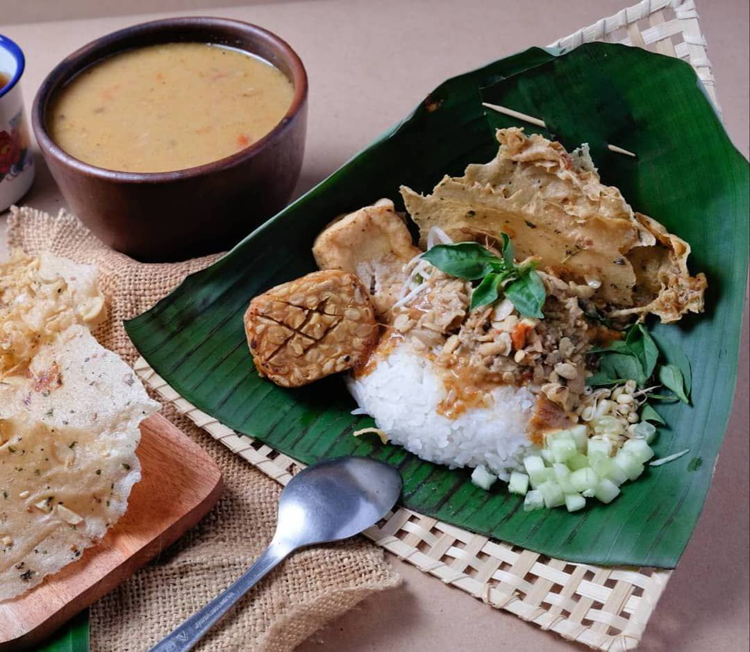 5 Ragam Nasi Pecel yang Populer di Indonesia