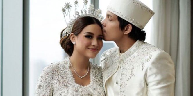 Resmi Menikah, Aurel Hermansyah dan Atta Halilintar Unggah Video Goyang Bareng di Kamar