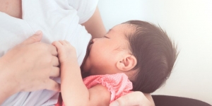 Menyusui Bayi dengan Puting yang Rata Ternyata Bukanlah Masalah