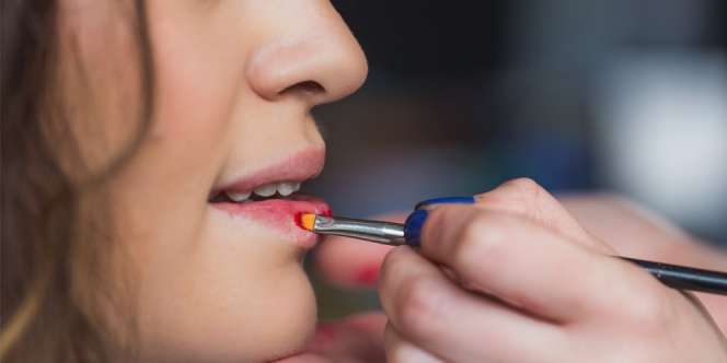 Tips Penggunaan Lip Liner untuk Memperindah Bibir