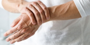 Mitos atau Fakta, Keseringan Membunyikan Jari Tangan Menyebabkan Arthritis