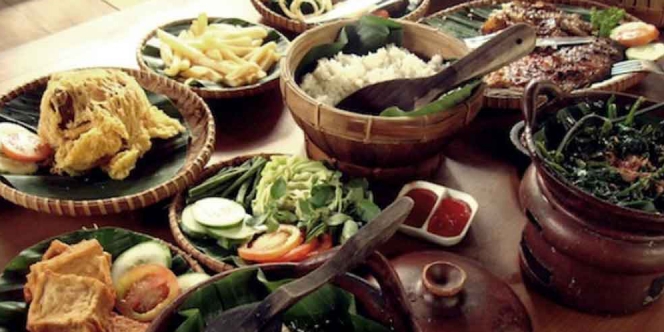 20 Wisata Kuliner Malam Enak Khas Bandung