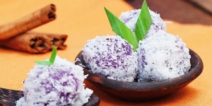 4 Cara Membuat Klepon Ketan, Ubi Ungu, Singkong dan Tepung Beras