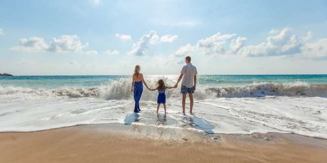 Liburan ke Pantai Bersama Keluarga Membuat Pikiran Lebih Jernih, Ini Alasannya