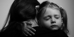 Trauma Pada Anak Pasca Tragedi, Ini yang Perlu Kamu Lakukan