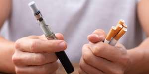 Vape vs Rokok, Manakah yang Lebih Aman?