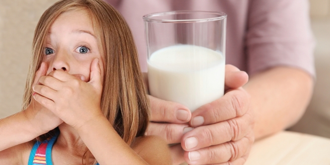 3 Kondisi yang Menyebabkan Kamu Nggak Bisa Menikmati Susu Sapi