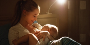 10 Cara Menyusui yang Benar untuk Bayi Baru Lahir agar Tidak Lecet