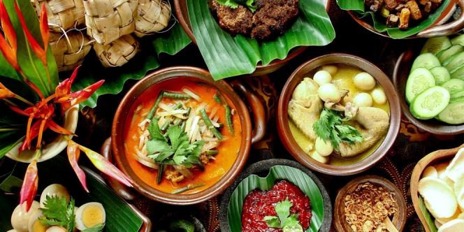 18 Makanan Khas Maluku Paling Legendaris yang Siap Bikin Kamu Ketagihan