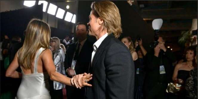 Pegangan Tangan saat SAG Awards 2020, Brad Pitt & Jennifer Aniston Dikabarkan Dekat Kembali