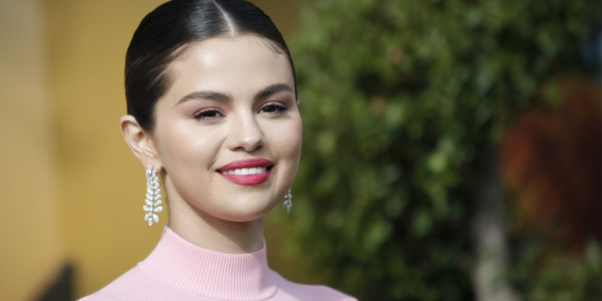  Selena Gomez Mengawali 2020 Dengan Album Baru dan Penampilan Ceria Ala 60an 