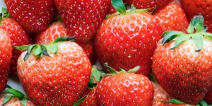 20 Manfaat Strawberry untuk Kecantikan Kulit Wajah dan Kesehatan