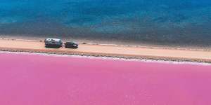 Keindahan Danau Pantai MacDonnell, Pantai Pink yang Terbelah Menjadi Dua