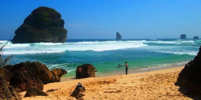 6 Rahasia Eksotisnya Pantai Goa Cina yang Harus Kamu Tahu