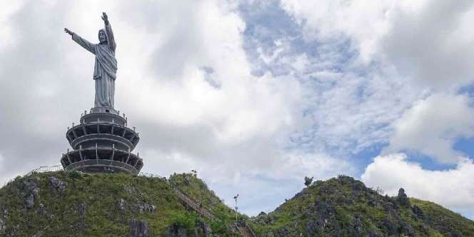 Wisata Religi di Buntu Burake, Rio De Janeiro-nya Indonesia