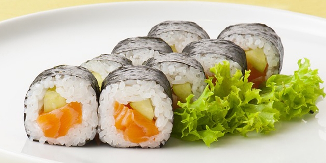 Resep Cara Membuat Sushi Roll Sederhana  Rumahan yang Dibuat Tanpa Nori 