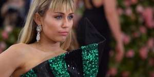 Tak Diundang ke Grammy Awards 2020, Benarkah Miley Cyrus Kena Blacklist?