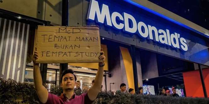 Sekelompok Pelajar Menegur Satu Keluarga Karena Berisik di McD, Begini Reaksi Pengunjung Lainnya