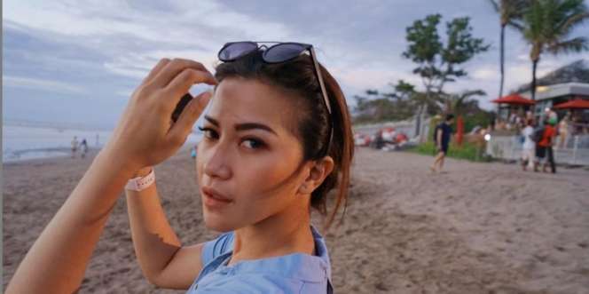 7 Potret Dita Fakhrana, Presenter Malam-Malam yang Cantiknya Kebangetan!