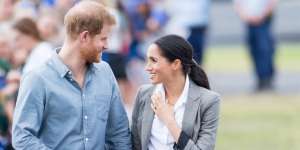 So Sweet, Perlakuan Pangeran Harry pada Meghan Markle bikin Jomblo Iri