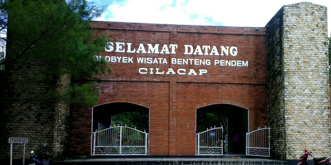 10 Destinasi Tempat Wisata Cilacap Jawa Tengah yang Wajib Dikunjungi termasuk juga Teluk Penyu