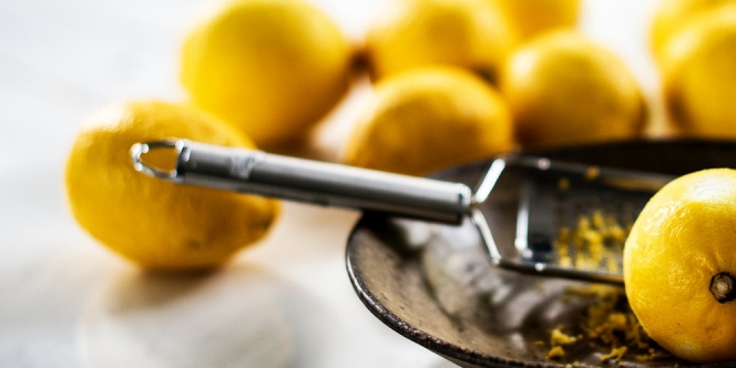 17 Manfaat Buah Lemon untuk Wajah, Diet, dan Kesehatan