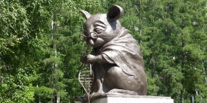 Nggak Kepikiran, Di Rusia Dibangun Monumen Tikus untuk Mereka yang Mati Karena Percobaan Manusia