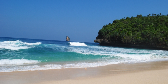13 Rekomendasi Wisata Pantai Malang Selatan yang Terdekat dan Terkenal