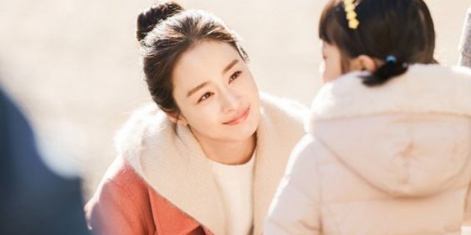 Siap Comeback di Drama 'Hi Bye Mama!', Kecantikan Aktris Kim Tae Hee Sama Kayak Waktu Masih Muda