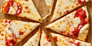 10 Cara Membuat Pizza Sederhana dan Mudah di Rumah dengan Roti Tawar  Goreng Topping Sosis 