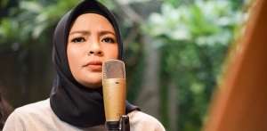 Lengket dengan Image Band Rock, Begini Perjalanan Hijrah Tantri 'Kotak'