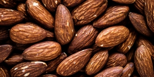 16 Manfaat Kacang Almond untuk Ibu Hamil, Diet, dan Pria