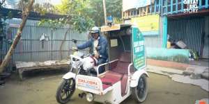Ibunya Meninggal karena tidak Dapat Ambulans, Pria Asal India Ini Buat Ambulans Sendiri