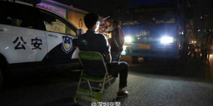 Sanksi Tilang di Cina Disuruh Menatap Lampu Mobil Satu Menit, Gile Lu