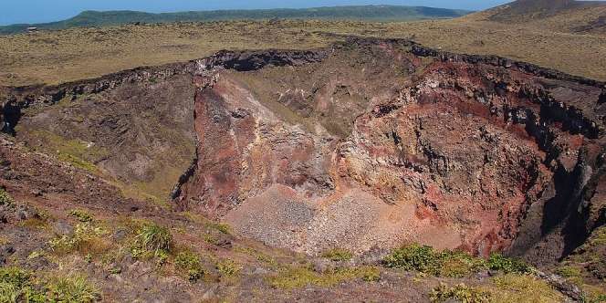 Gila, Orang Bunuh Diri Malah Jadi Tontonan Wisata di Gunung Mihara Jepang