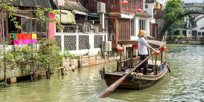 Bak Pemain Kung Fu, Aksi Gondolier di Cina Ini Curi Perhatian! 