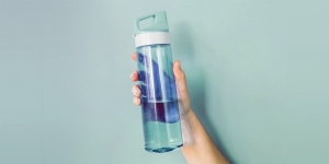 Stay Hydrated! Biar Ga Males Minum Air, Botolnya Harus yang Lucu Dong