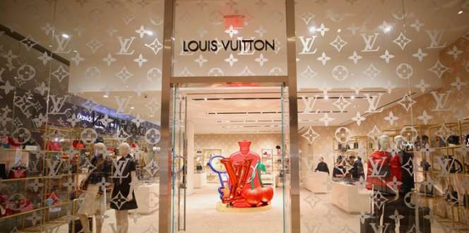 Prancis Darurat Virus Corona, Perusahaan Louis Vuitton Ubah Pabriknya Jadi Produksi Hand Sanitizer