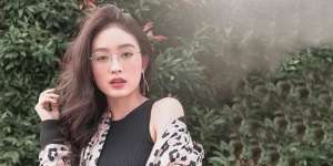 Masih Bingung Buat Bergaya Korean Style? Kamu Wajib Pantengin Fashion Natasha Wilona nih!