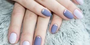 Kreatif! Pandemi Virus Corona Inspirasi Cewek Ini Pakai Nail Art Hand Sanitizer