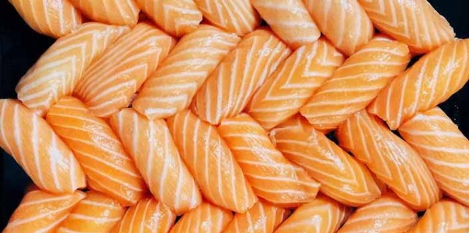 Siapa Bilang Salmon Sushi Berasal dari Jepang? Nggak Usah Sok Tahu deh