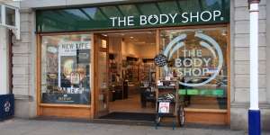 Ikuti Jejak Brand Lainnya, The Body Shop Donasikan Ribuan Produk untuk Tenaga Medis COVID-19