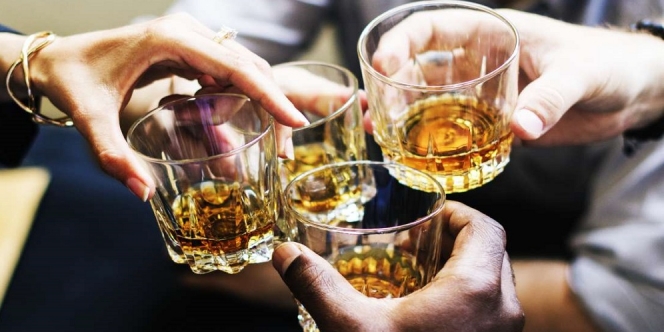 Ilmuan Ciptakan Alkohol Sintetis yang Nggak Bikin Mabuk, yah Jadi Sama Kayak Minum Jus dong?
