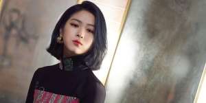 Ryujin ITZY Pakai Crop Top dari Daleman Seharga 2,3 Juta! Nggak Mending Buat Nyicil Tanah Aja Nih?